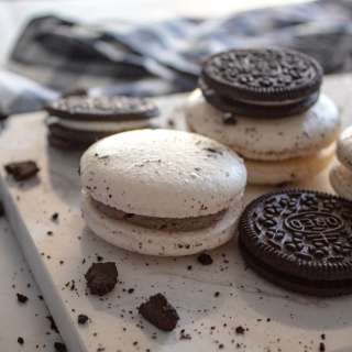 Cookies and Cream (Oreo) Macarons