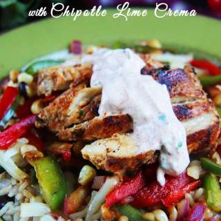 Honey Lime Chipotle Chicken Fajita Bowls with Chipotle Lime Crema