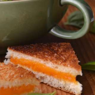 Mini Grilled Cheese with Tomato Soup Dip
