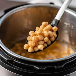 How to Cook Chickpeas (Garbanzo Beans)