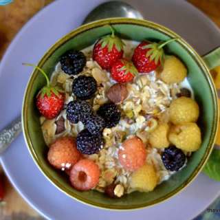 Minimal Monday: Summer Berry Muesli