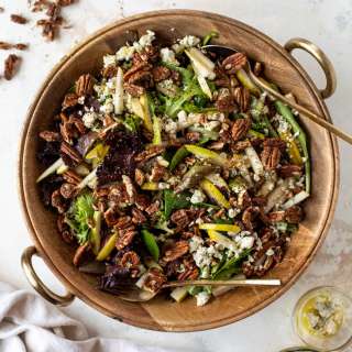 Pear, Gorgonzola and Sweet & Spicy Pecan Salad