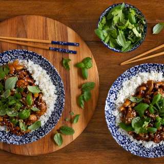 Sweet and Spicy Hoisin Cashew Chicken