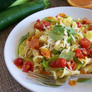 Garden Campanelle Salad with Fresh Tomato Basil Dressing