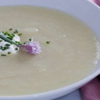 Vichyssoise {Chilled Leek and Potato Soup}