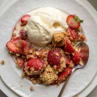 Peanut Butter Jelly Crumble