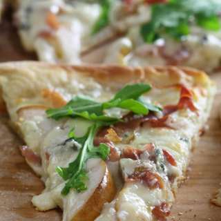 Gorgonzola Pizza with Pears and Prosciutto