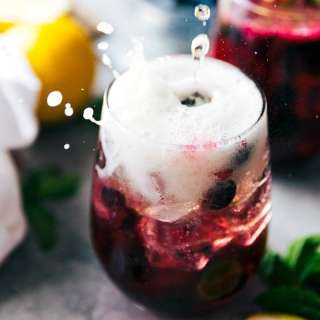 Easy Sparkling Blueberry Lemonade