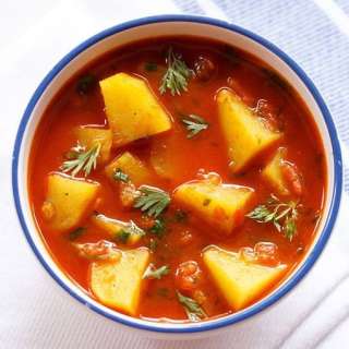 Potato Curry | Indian Aloo Curry (One Pot)