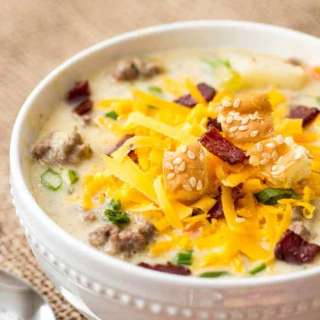 Slow Cooker Cheeseburger Soup