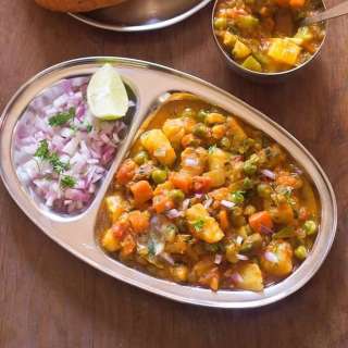 Khada Pav Bhaji (With Vegetable Chunks)