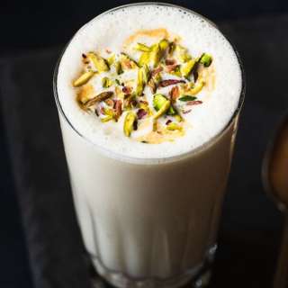 Vanilla Milkshake Recipe (Cafe Style)