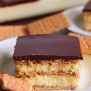 No-Bake Chocolate Eclair Dessert