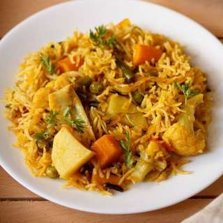 Tehri Recipe | Tahri (Vegetable Rice)