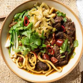 Sopa Taiwanesa de Fideos con Carne