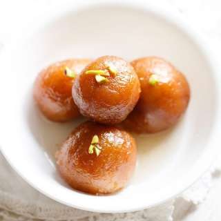 Bread Gulab Jamun