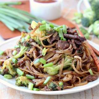 Slow Cooker Black Pepper Beef and Broccoli