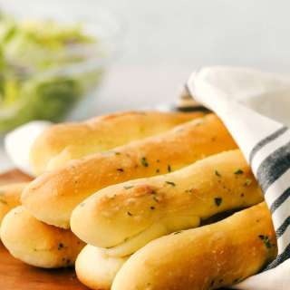 Copycat Olive Garden Breadsticks