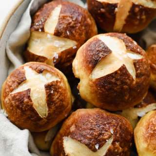 Pretzel Rolls