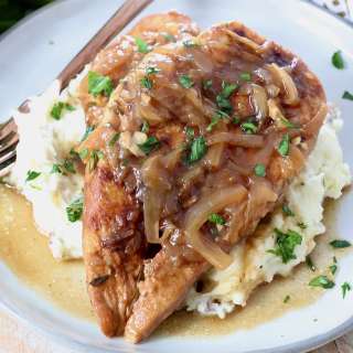 Slow Cooker French Onion Chicken