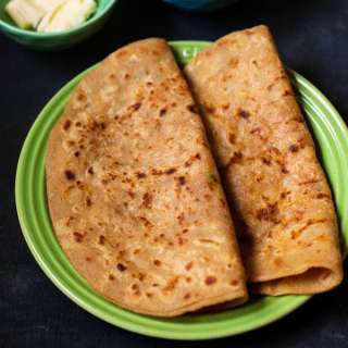 Aloo Paratha Recipe (Indian Potato Flatbread)