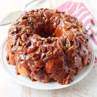 Salted Caramel Pecan Monkey Bread