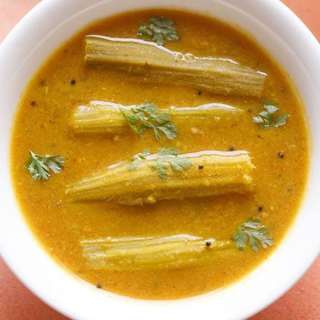 Drumstick Sambar (Murungakkai Sambar)