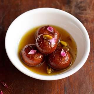 Gulab Jamun With Milk Powder