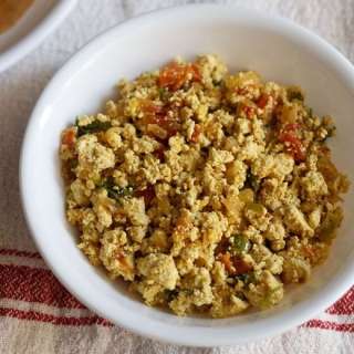 Tofu Bhurji (Indian Scrambled Tofu Recipe)
