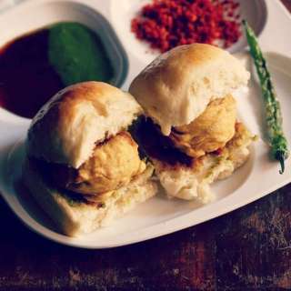Vada Pav Recipe | How to make Mumbai Vada Pav