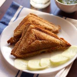 Veg Cheese Sandwich (Bombay Style)