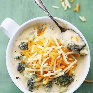 Slow Cooker Broccoli Cheese Soup