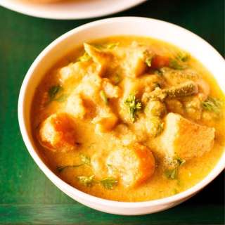 Veg Kurma Recipe (Hotel Style Vegetable Korma)
