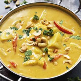 Slow Cooker Coconut Curry Cashew Chicken