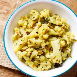 Cauliflower Poriyal (South Indian Cauliflower Stir Fry)