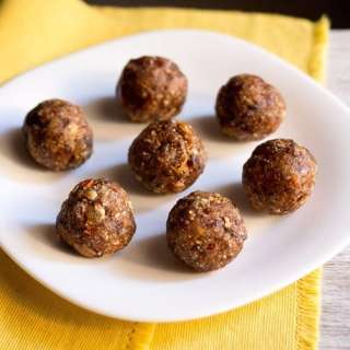 Dry Fruit Laddu Recipe (Naturally Sweetened)