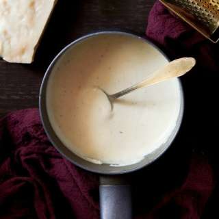 How to make bechamel sauce without butter