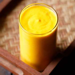 Mango Smoothie Recipe (5 Healthy Variations)