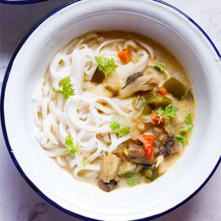 Tom Kha Soup (Vegan Thai Coconut Soup)