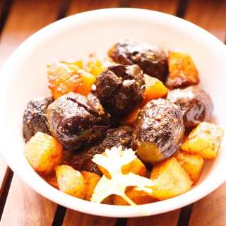 Bharwa Baingan Recipe (Dry Stuffed Eggplant)