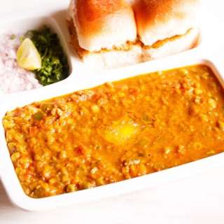 Pav Bhaji Recipe (Stovetop & Instant Pot)