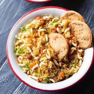 Bhel Puri Recipe (Mumbai Street Style)