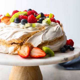 Simple and Easy Pavlova
