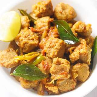 Soya Chunks Fry (Kerala Style Meal Maker Fry)