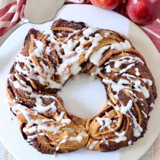 Cinnamon Roll Wreath