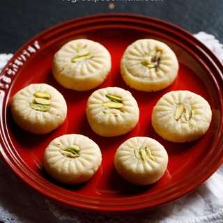 Milk Peda Recipe (Doodh Peda)