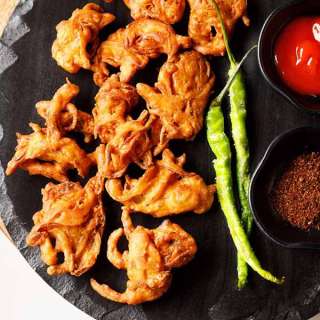 Onion Pakoda Recipe (Punjabi Style)
