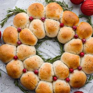 Dinner Roll Wreath