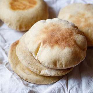 Pita Bread Recipe (Oven & Stovetop)