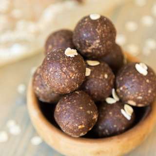 Healthy Chocolate Energy Balls